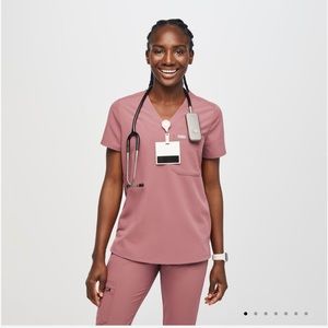 figs MAUVE scrub top